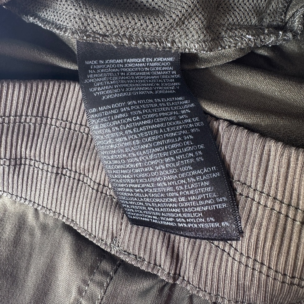 The North Face Aphrodite Short - Forest Olive - S - Picture 13 of 13
